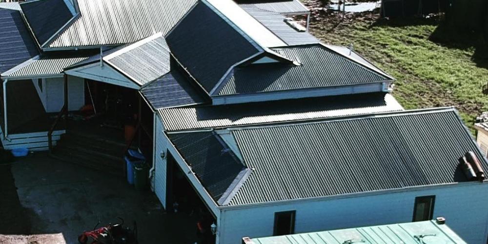 Houses with colorbond roof